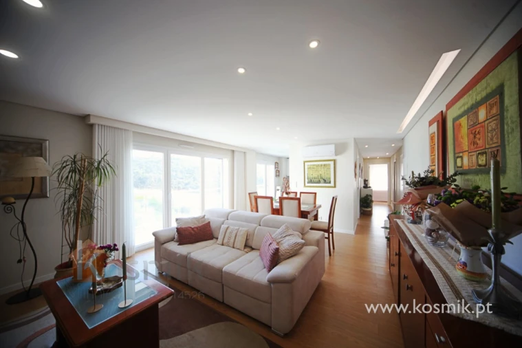 Apartamento T2 para Venda em Pontinha e Famões Foto 8