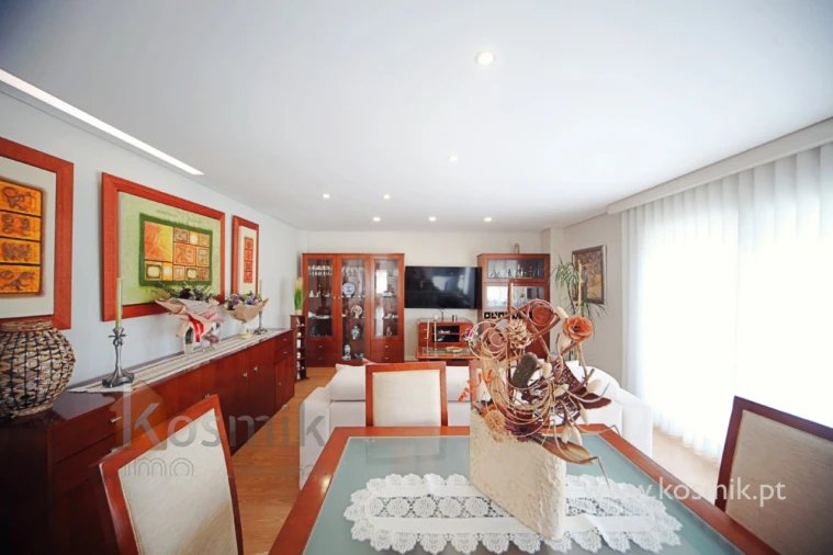 Apartamento T2 para Venda em Pontinha e Famões Foto 25