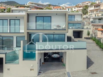 Moradia T3 para Venda em Funchal (Santa Maria Maior)