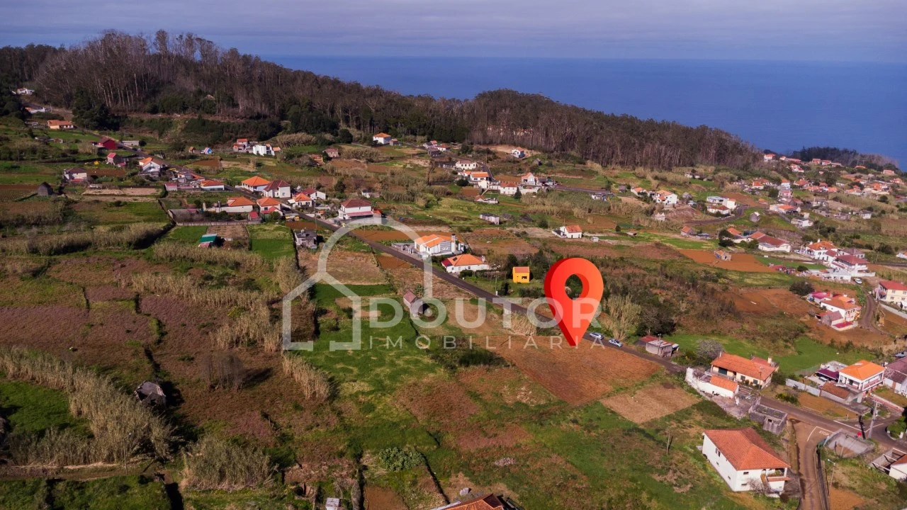 Terreno para Venda em Porto Moniz Foto 7