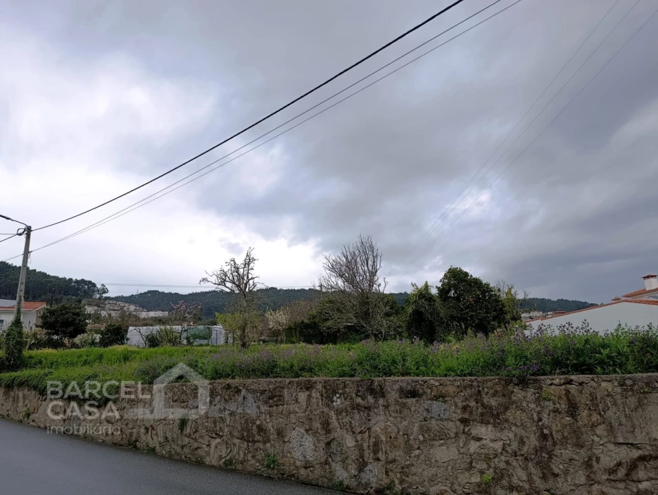Terreno para Venda em Carapeços Foto 1