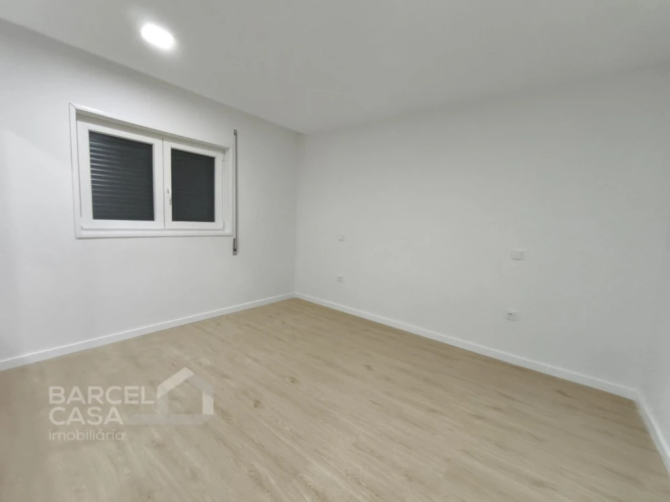 Moradia T4 para Venda em Cossourado Foto 16