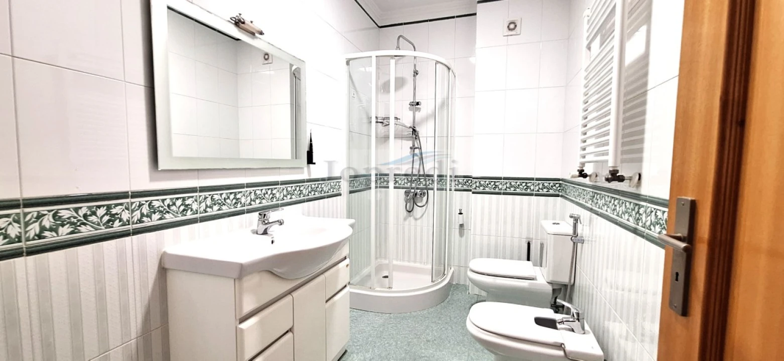 Apartamento T3 para Venda em Carcavelos e Parede Foto 14