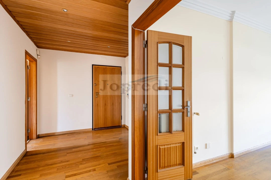 Apartamento T3 para Venda em Carcavelos e Parede Foto 4