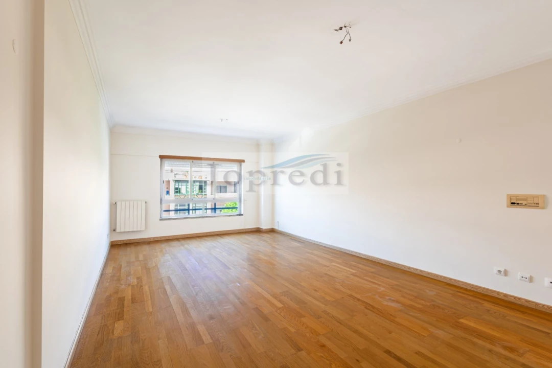 Apartamento T3 para Venda em Carcavelos e Parede Foto 7