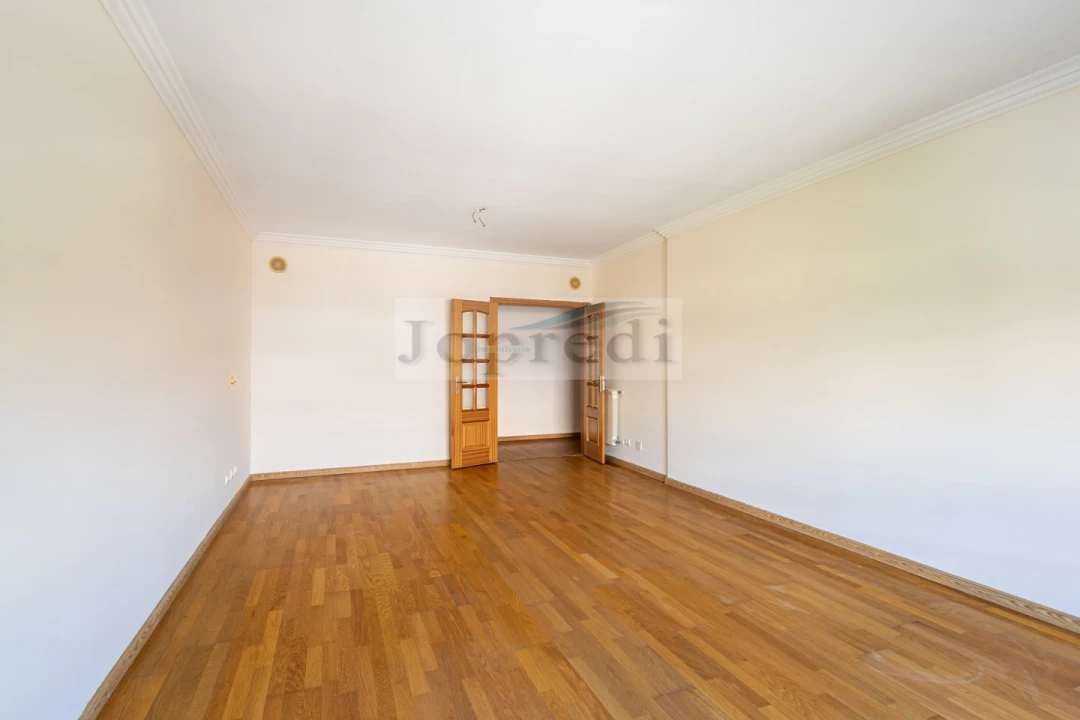 Apartamento T3 para Venda em Carcavelos e Parede Foto 8