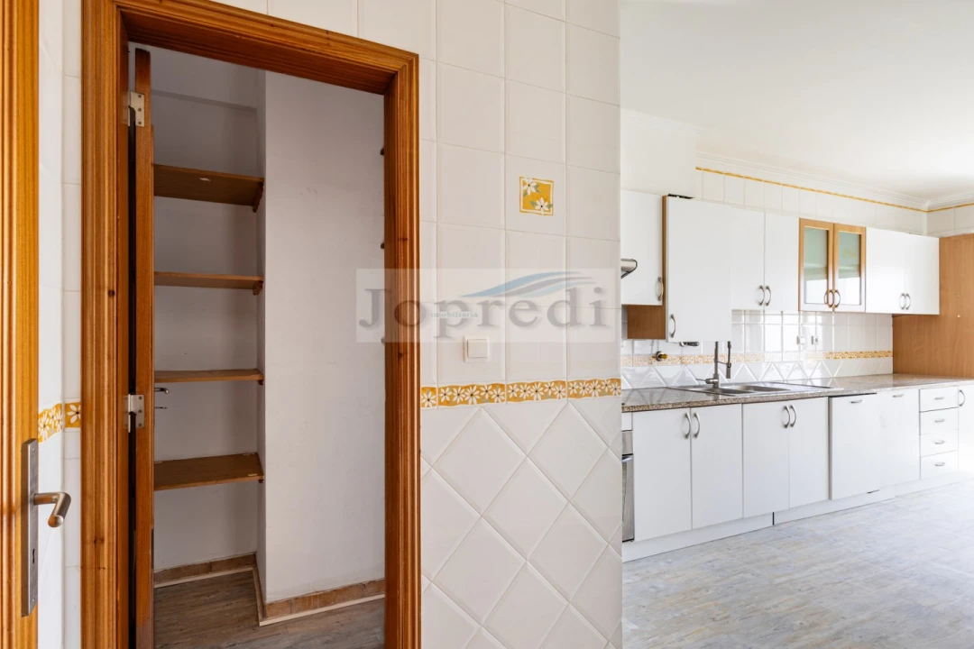 Apartamento T3 para Venda em Carcavelos e Parede Foto 10
