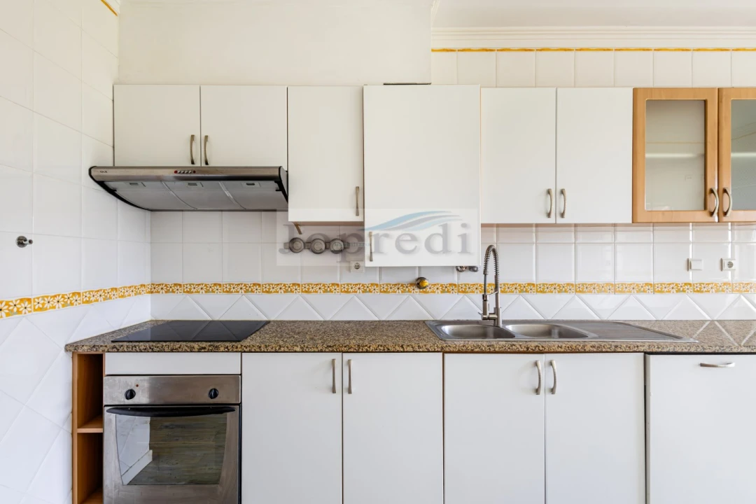 Apartamento T3 para Venda em Carcavelos e Parede Foto 12