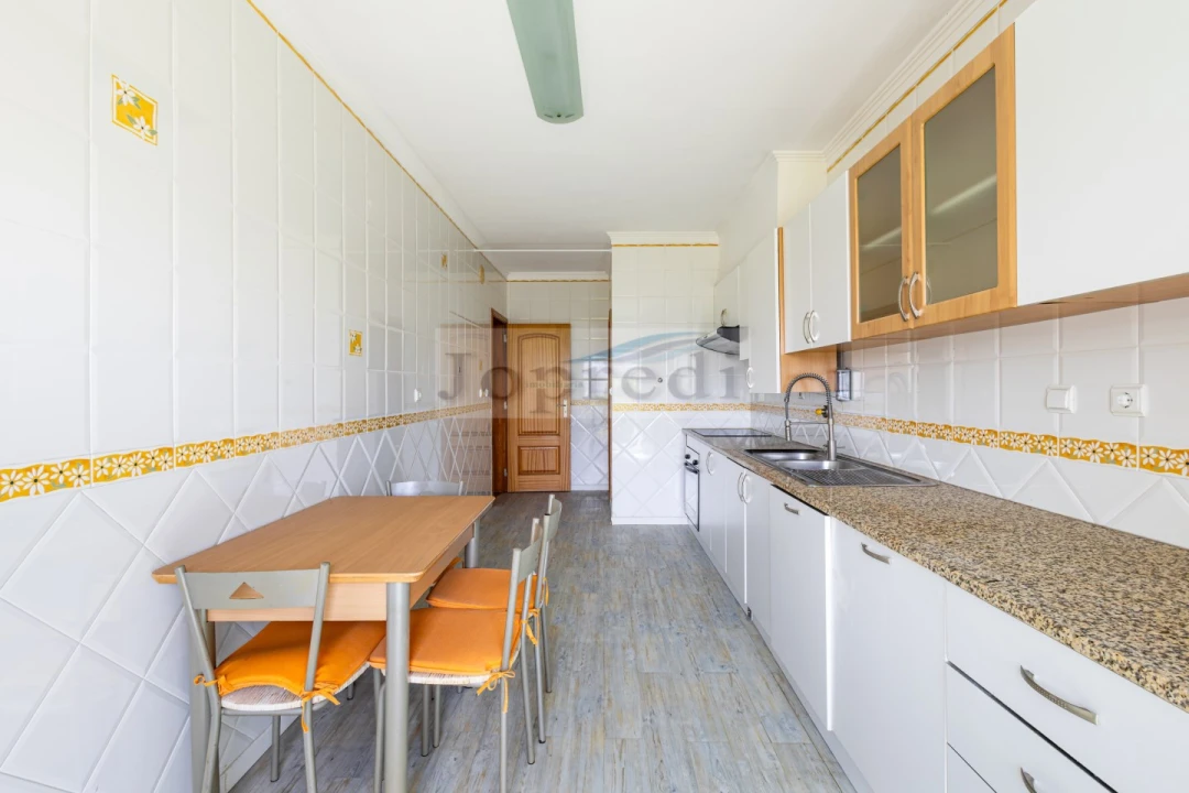 Apartamento T3 para Venda em Carcavelos e Parede Foto 13