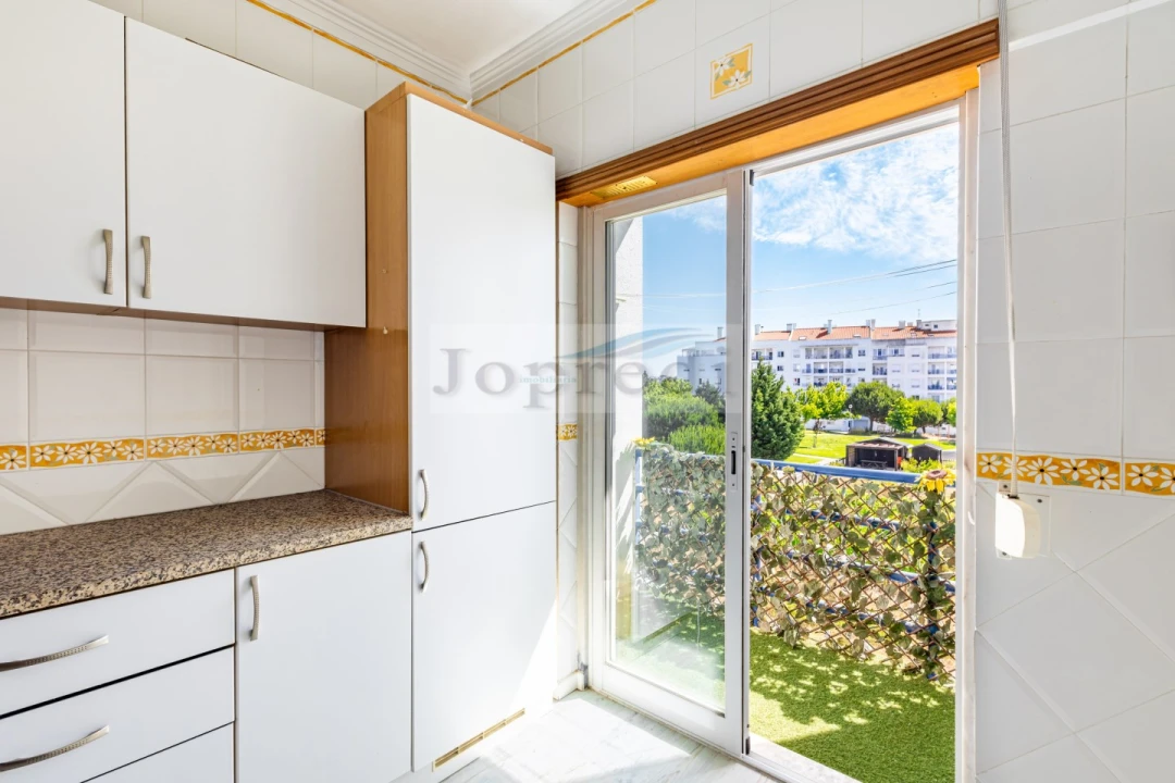 Apartamento T3 para Venda em Carcavelos e Parede Foto 14