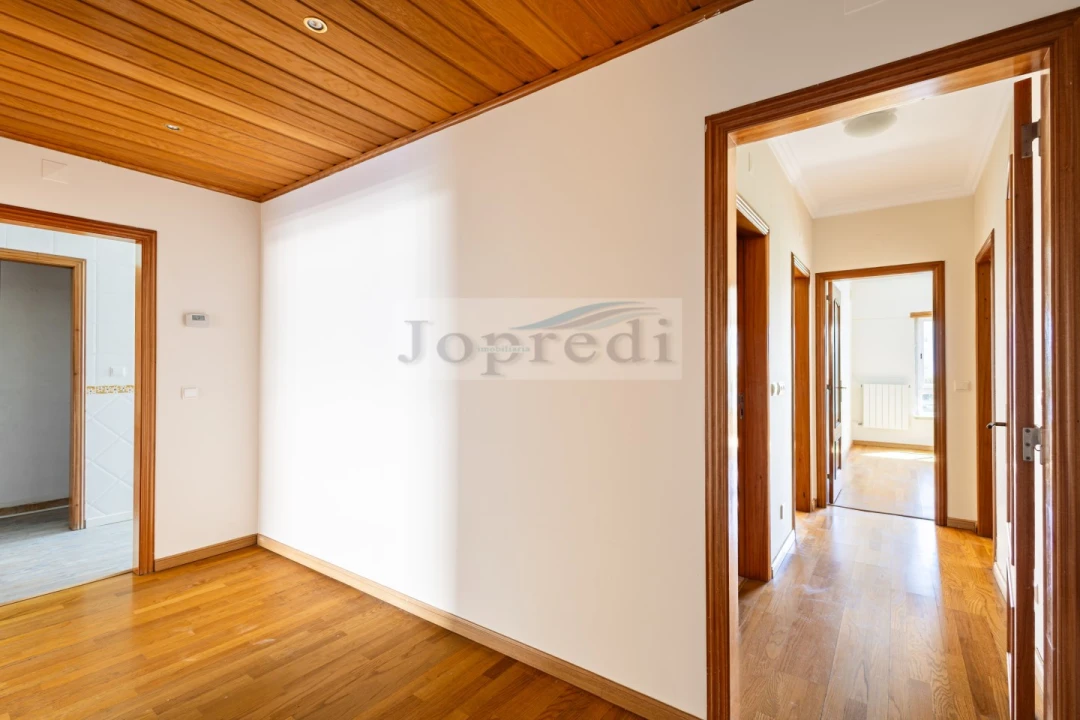 Apartamento T3 para Venda em Carcavelos e Parede Foto 16