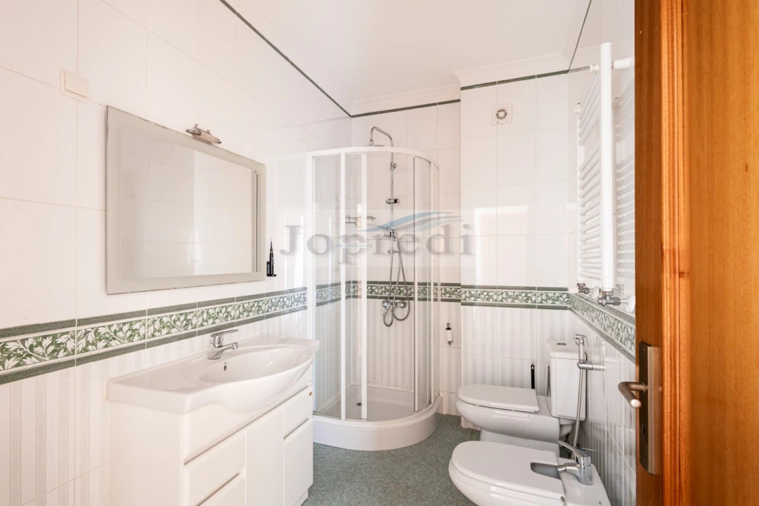 Apartamento T3 para Venda em Carcavelos e Parede Foto 21