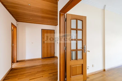 Apartamento T3 para Venda em Carcavelos e Parede