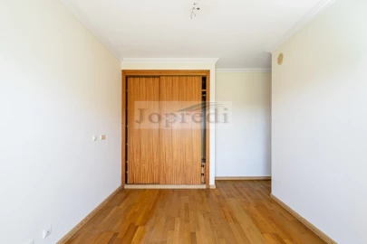 Apartamento T3 para Venda em Carcavelos e Parede