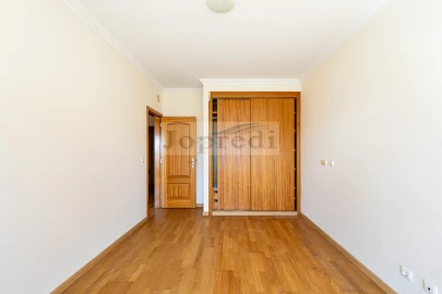Apartamento T3 para Venda em Carcavelos e Parede