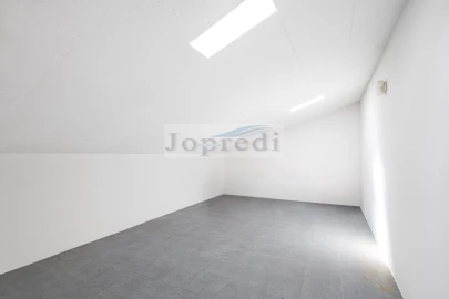 Apartamento T3 para Venda em Carcavelos e Parede