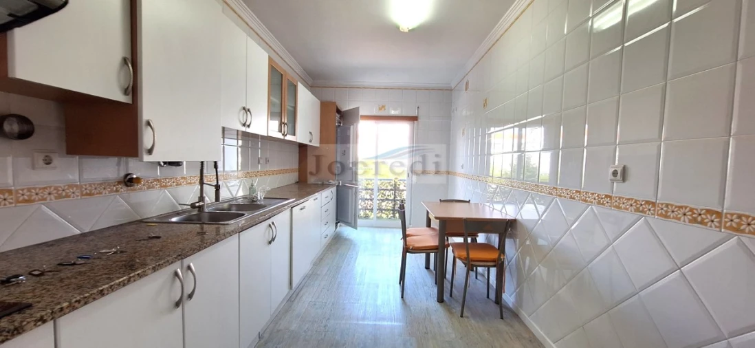 Apartamento T3 para Venda em Carcavelos e Parede Foto 5