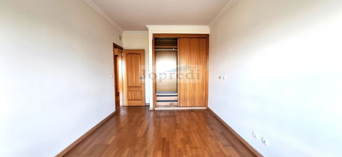 Apartamento T3 para Venda em Carcavelos e Parede Foto 15