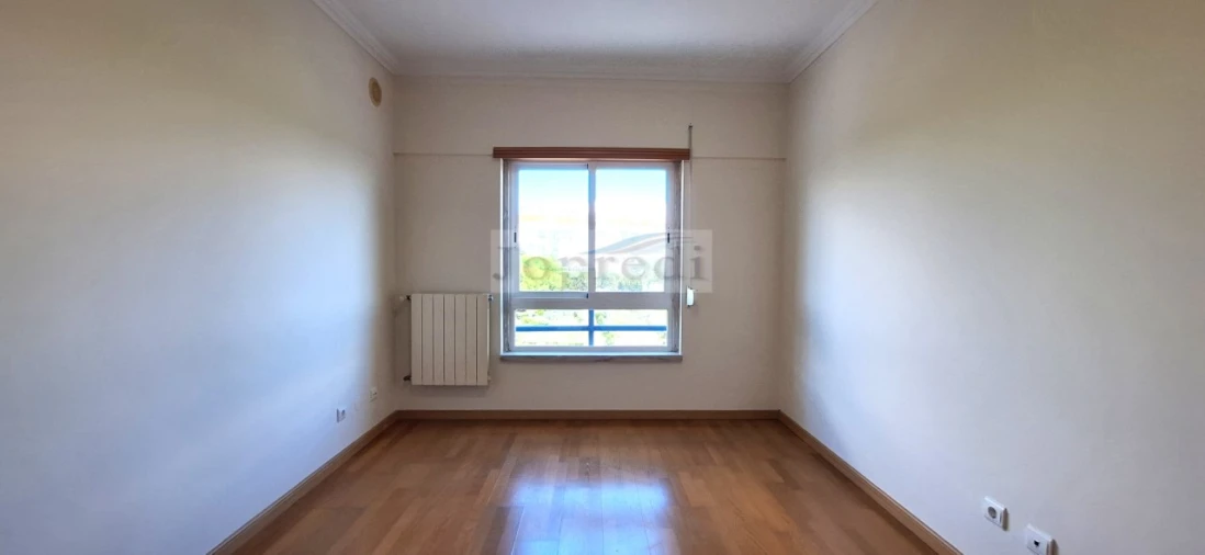 Apartamento T3 para Venda em Carcavelos e Parede Foto 16
