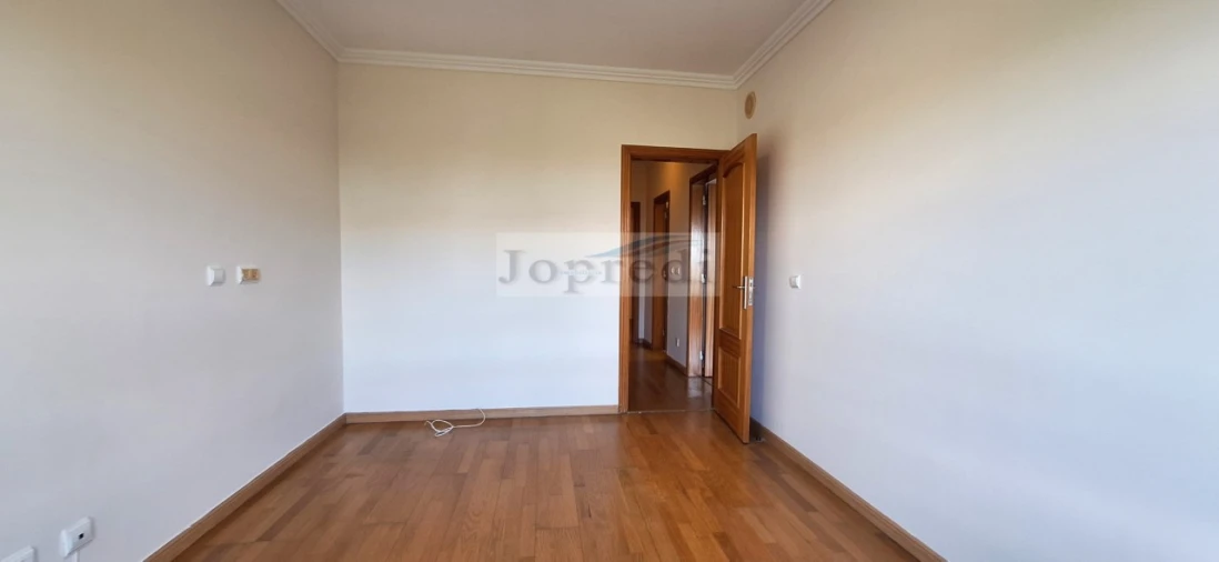 Apartamento T3 para Venda em Carcavelos e Parede Foto 17