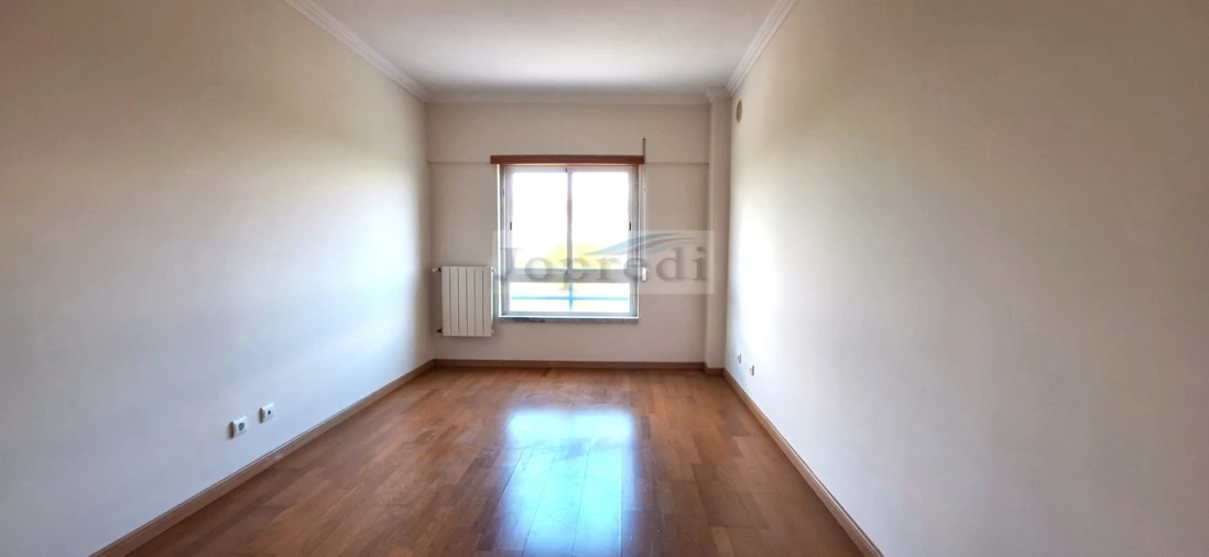 Apartamento T3 para Venda em Carcavelos e Parede Foto 18