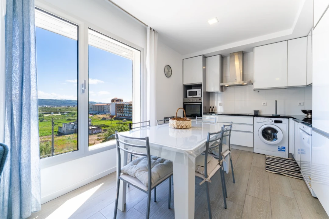 Apartamento T2 para Venda em Nazare Foto 4