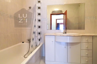 Apartamento T2 para Venda em Lagos (São Sebastião e Santa Maria)