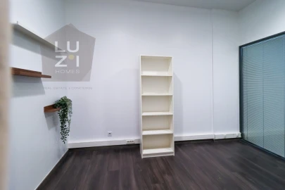 Loja para Venda em Lagos (São Sebastião e Santa Maria)