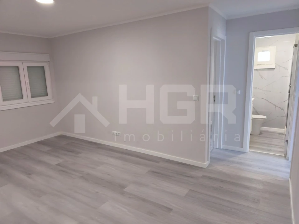 Apartamento T3 para Venda em Laranjeiro e Feijó Foto 3