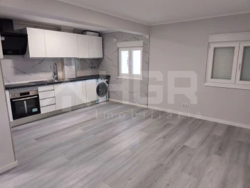 Apartamento T3 para Venda em Laranjeiro e Feijó