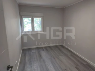 Apartamento T3 para Venda em Laranjeiro e Feijó