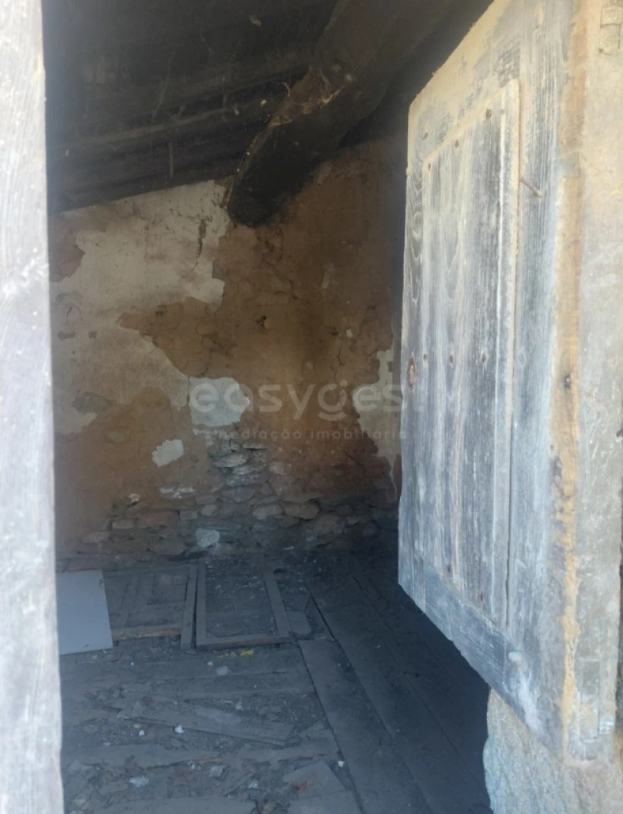 Moradia T3 para Venda em Vilarinho dos Galegos e Ventozelo Foto 18