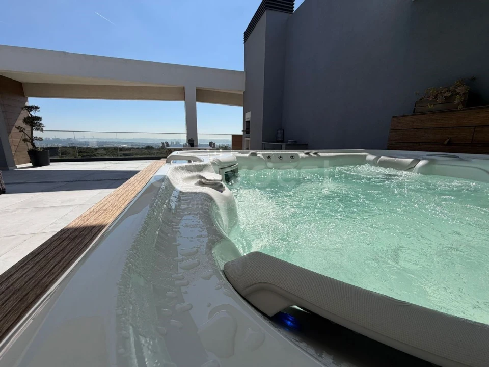 Apartamento T4 para Venda em Venteira Foto 3