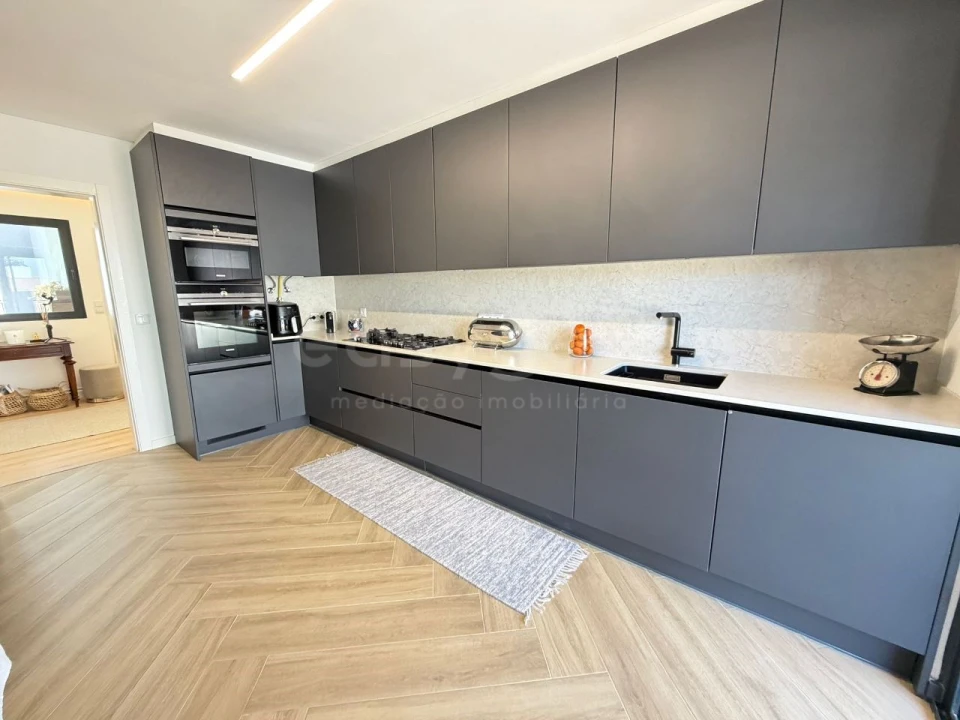 Apartamento T4 para Venda em Venteira Foto 10