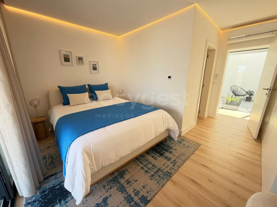 Apartamento T4 para Venda em Venteira Foto 16