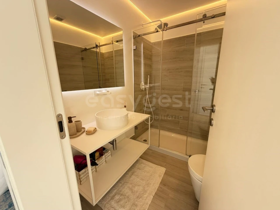 Apartamento T4 para Venda em Venteira Foto 17