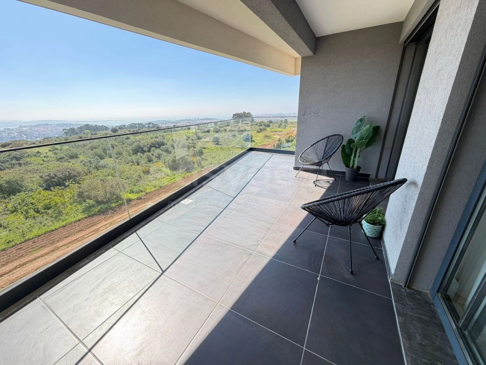 Apartamento T4 para Venda em Venteira Foto 29
