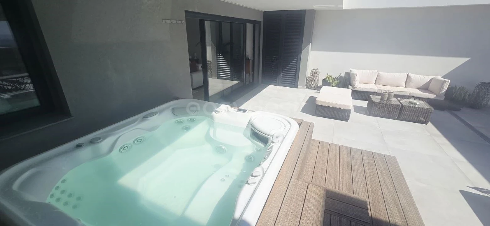 Apartamento T4 para Venda em Venteira Foto 50