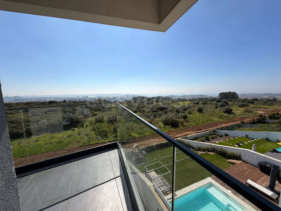Apartamento T4 para Venda em Venteira Foto 62