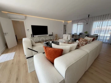 Apartamento T4 para Venda em Venteira