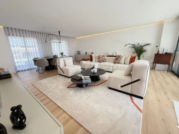 Apartamento T4 para Venda em Venteira