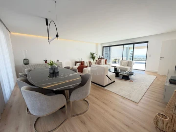 Apartamento T4 para Venda em Venteira