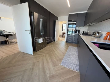 Apartamento T4 para Venda em Venteira
