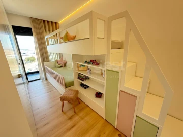Apartamento T4 para Venda em Venteira