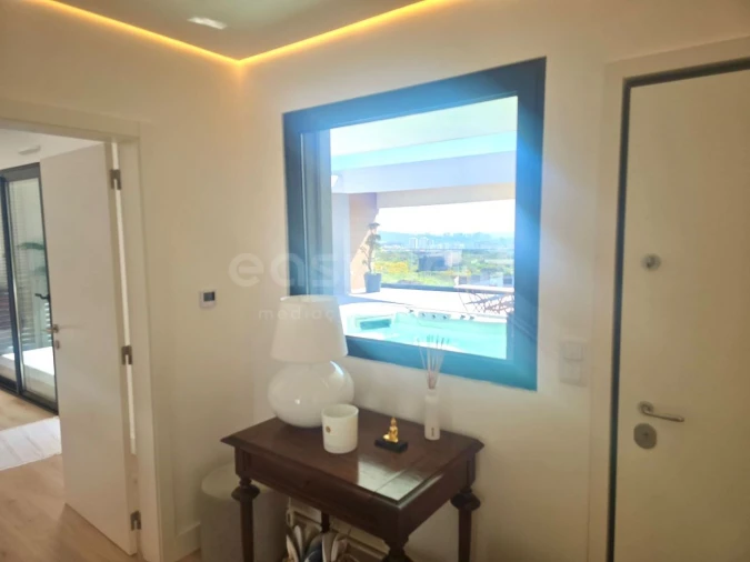 Apartamento T4 para Venda em Venteira Foto 8