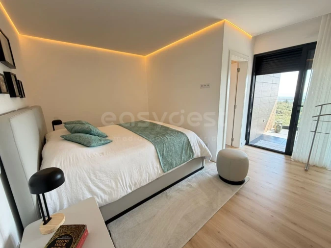 Apartamento T4 para Venda em Venteira Foto 23