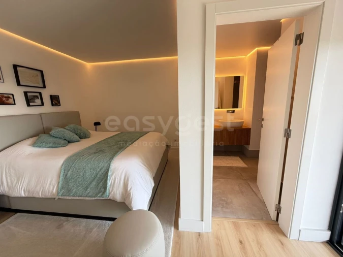 Apartamento T4 para Venda em Venteira Foto 24