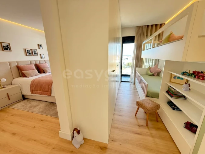 Apartamento T4 para Venda em Venteira Foto 38