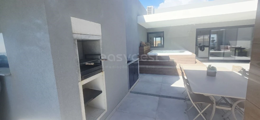 Apartamento T4 para Venda em Venteira Foto 49