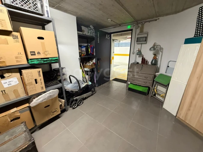 Apartamento T4 para Venda em Venteira Foto 55